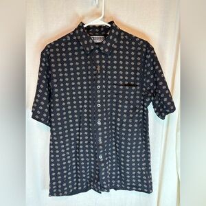 Untied Short Sleeve Button Up Shirt Men’s M 100% Silk Geometric Pattern